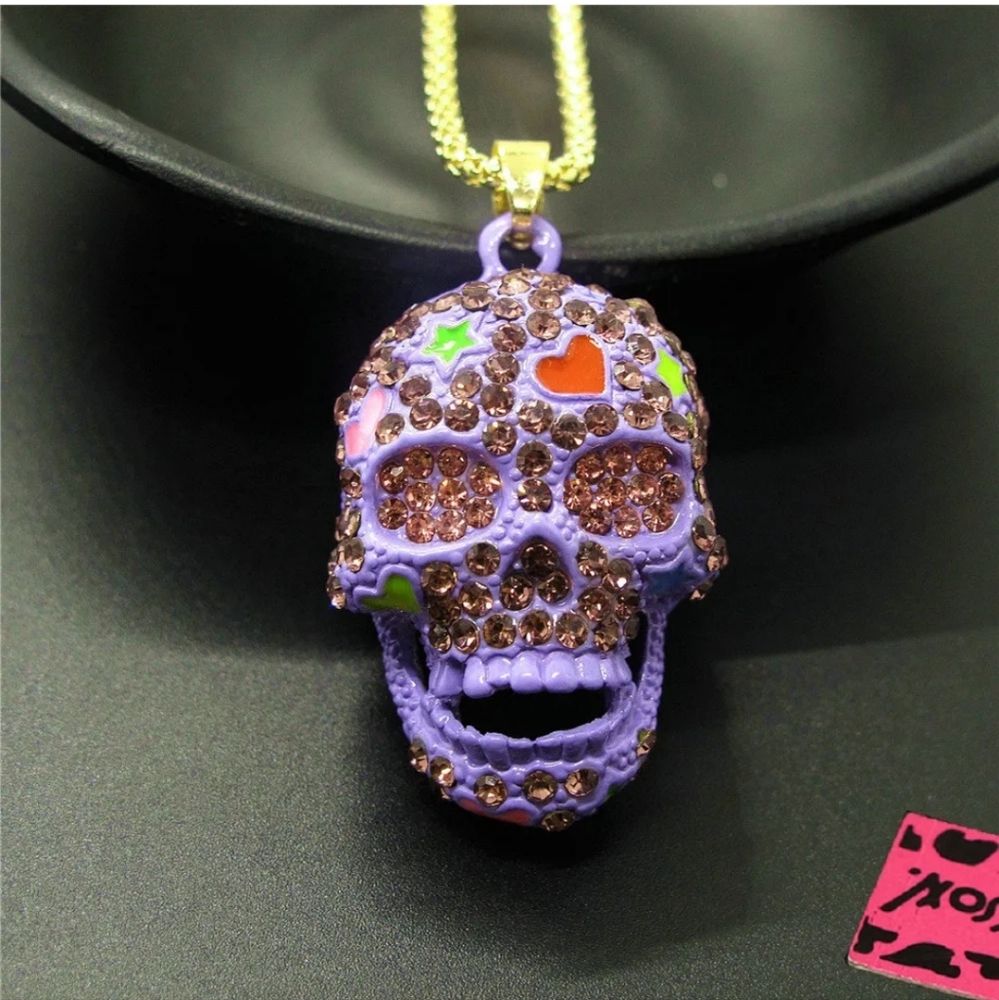 Skull necklace